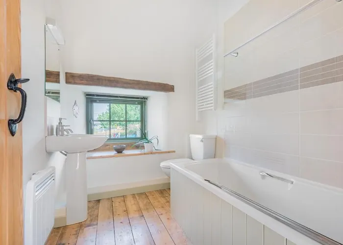 3 Bed In Penrith Oc-sz390 *