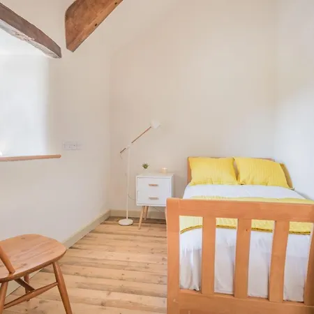 Holiday home 3 Bed In Sz390 *